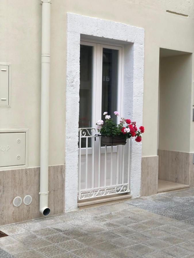 Dimora Via Vitti - Puglia Mia Apartments Monopoli Buitenkant foto